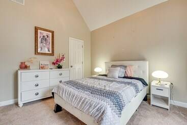 Pet Friendly Atlanta Home: 9 Mi To Downtown!