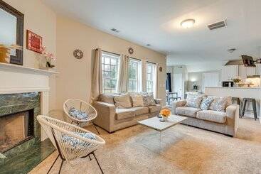 Pet Friendly Atlanta Home: 9 Mi To Downtown!
