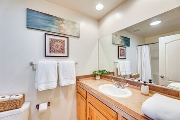 Charming Home W/ Pool Near Mesa Arts Center!