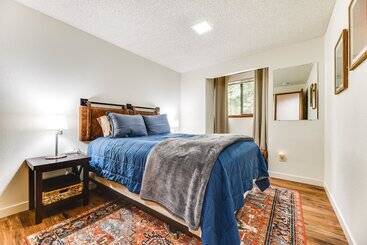 קוטג'' Charming Union Home W/ Deck ~ 2 Mi To Hood Canal!