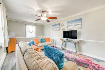 Colorful Hopewell Home ~ 5 Mi To The James River!
