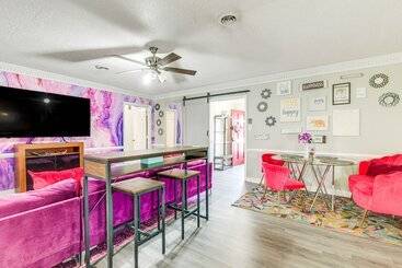 Colorful Hopewell Home ~ 5 Mi To The James River!