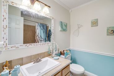 Charming Fairfield Bay Home On Golf Course