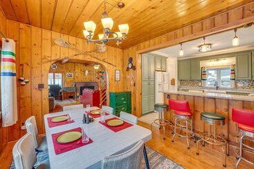 Family Friendly Lake Waubesa Home: Boat + Swim!