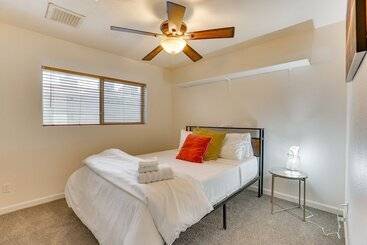 بيت ريفى Glendale Retreat W/ Private Pool, Patio & Grill!