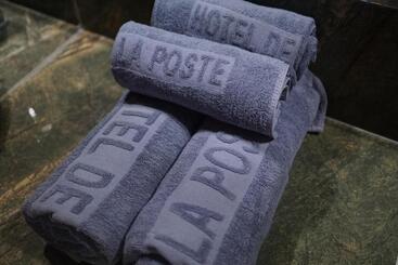 هتل De La Poste