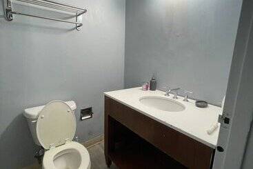 هتل Lamplighter Inn By Oyo Charlotte Airport Area