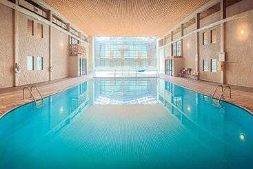 هتل Whitecap Mountains Resort
