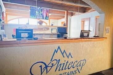 هتل Whitecap Mountains Resort