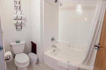 هتل Whitecap Mountains Resort
