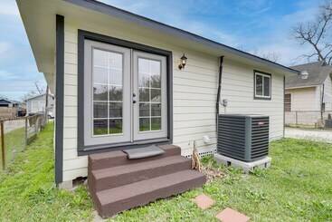 Houston Heights Home W/ Yard ~ 5 Mi To Downtown!