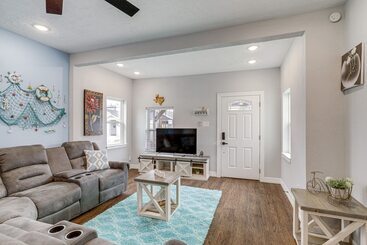 Houston Heights Home W/ Yard ~ 5 Mi To Downtown!