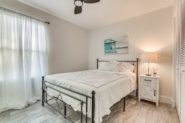 Modern Pensacola Home ~ 6 Mi To Beach!