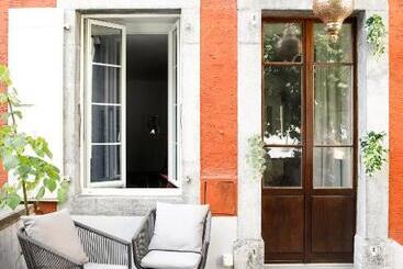 Пансион Marché 28 Guesthouse