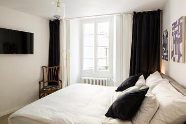 Пансион Marché 28 Guesthouse