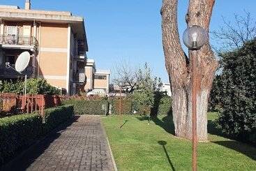 پانسیون Room In B&b   Comfortable Room With Spacious Kitchen   Suite Colosseo