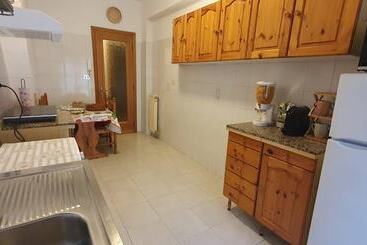 پانسیون Room In B&b   Comfortable Room With Spacious Kitchen   Suite Colosseo