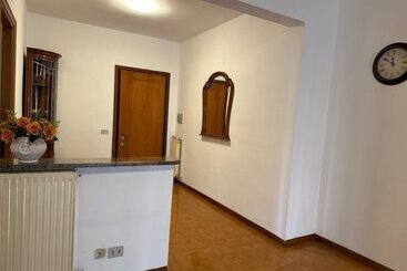 پانسیون Room In B&b   Comfortable Room With Spacious Kitchen   Suite Colosseo