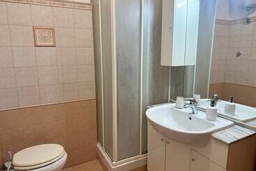 پانسیون Room In B&b   Comfortable Room With Spacious Kitchen   Suite Colosseo