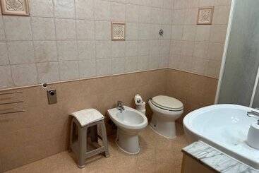 پانسیون Room In B&b   Comfortable Room With Spacious Kitchen   Suite Colosseo