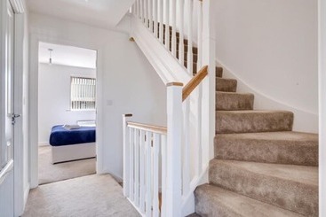 اقامتگاه 3bed House For Contractors/large Group Sleep Upto9