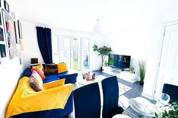 اقامتگاه 3bed House For Contractors/large Group Sleep Upto9