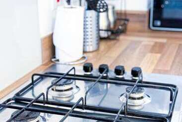 اقامتگاه 3bed House For Contractors/large Group Sleep Upto9