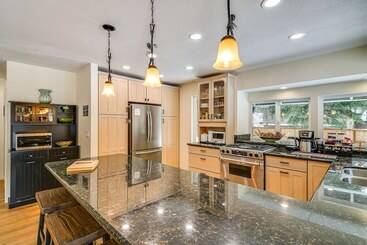 Serene Nevada Retreat W/ Deck, Grill & Hot Tub!