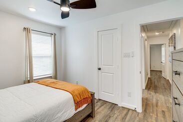 کلبه Sleek Houston Home ~ 6 Mi To Downtown Attractions