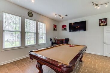 Stylish Home ~ 2 Mi To Jackson State & Belhaven!