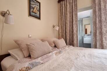 تختخواب و صبحانه Guesthouse Villa Mlini