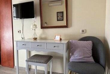 تختخواب و صبحانه Guesthouse Villa Mlini