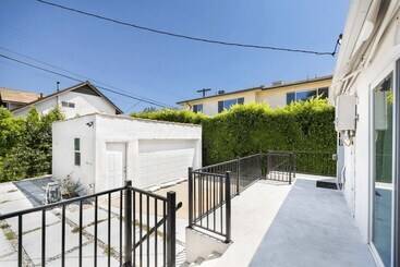 Burnside By Avantstay Modern, Boho, Chic La Home