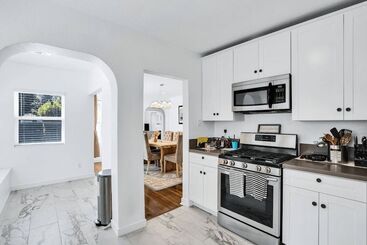 Burnside By Avantstay Modern, Boho, Chic La Home