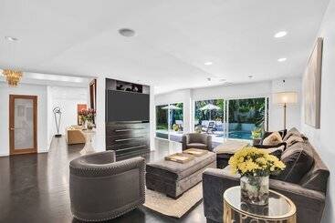 Edwin By Avantstay Hollywood Hills Luxury + Pool