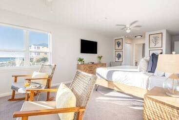 بيت ريفى Gulf Front, Walk To Rosemary Beach, 5br, Gazebo Paradise On Park By Avantstay