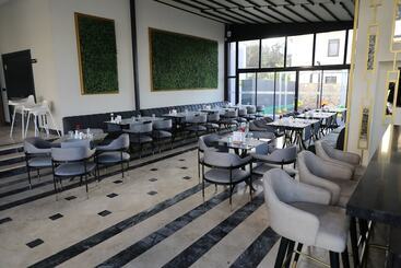 هتل Roseira Mar-inn Luxury