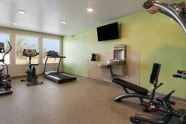 هتل Woodspring Suites Fort Myers   Cape Coral