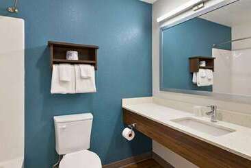 هتل Woodspring Suites Fort Myers   Cape Coral