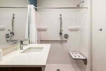 هتل Woodspring Suites Fort Myers   Cape Coral