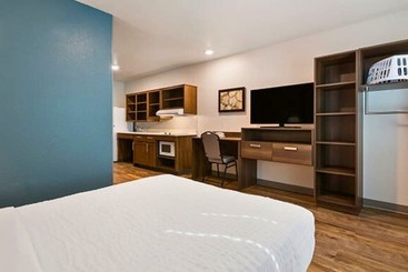 هتل Woodspring Suites Fort Myers   Cape Coral