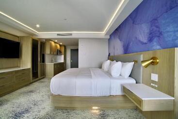 Iris Hotel Boston
