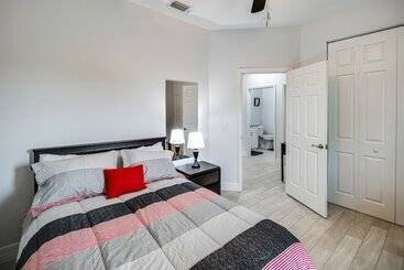 Lanai, Heated Pool & Spa: Lehigh Acres Home