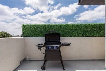 Metro Horizon By Avantstay Rooftop Deck + City View