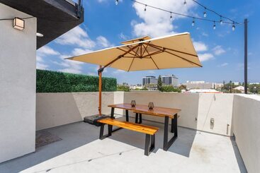 Metro Horizon By Avantstay Rooftop Deck + City View