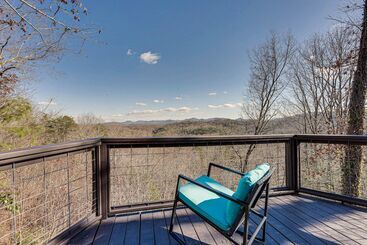 Mountaintop Blue Ridge Cabin: 2 Mi To Downtown