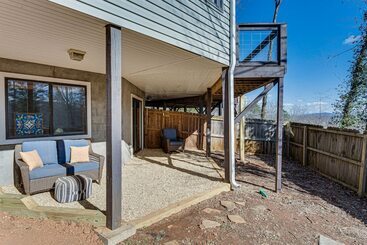 Mountaintop Blue Ridge Cabin: 2 Mi To Downtown