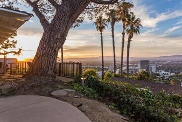 Oak Hills By Avantstay Panoramic View, Pool, Spa