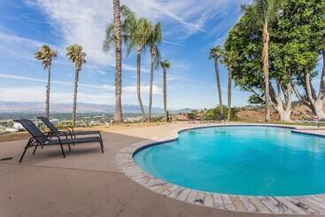 Oak Hills By Avantstay Panoramic View, Pool, Spa