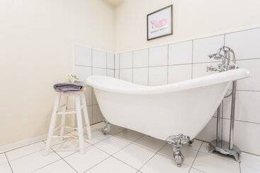 Oak Hills By Avantstay Panoramic View, Pool, Spa